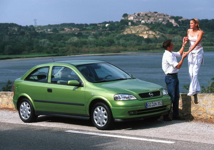  Opel Astra 3-Door (G) 1998 года  (фото 16 из 36)
